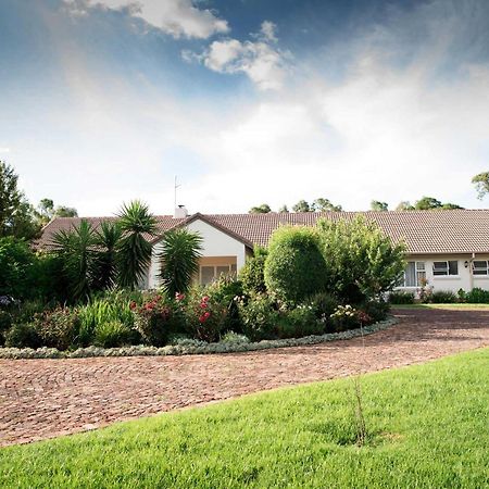 Amohela Guesthouse Midrand Exterior foto