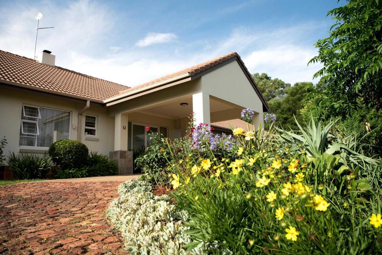 Amohela Guesthouse Midrand Exterior foto